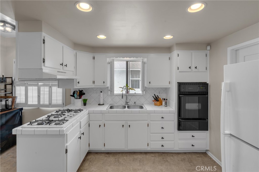 1269 W 1st Street