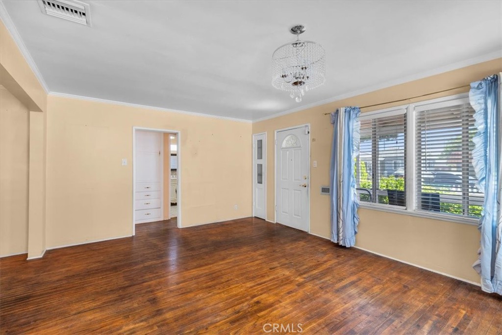 5943 Gardenia Avenue