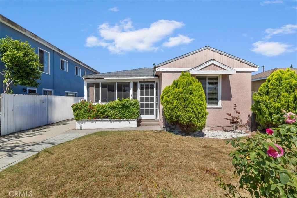 5943 Gardenia Avenue