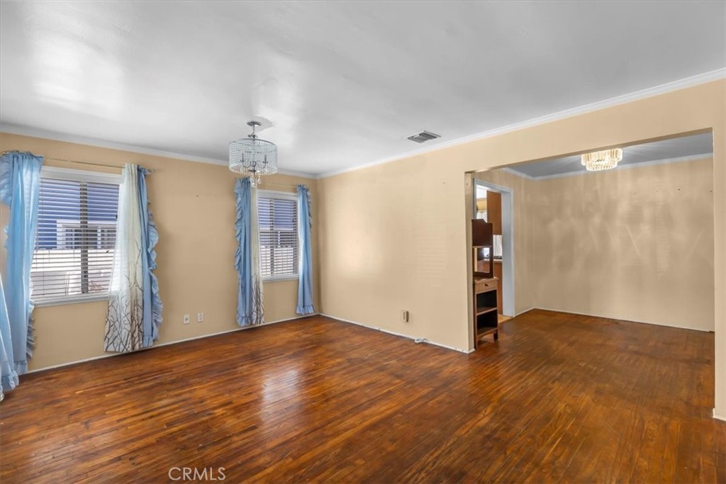 5943 Gardenia Avenue