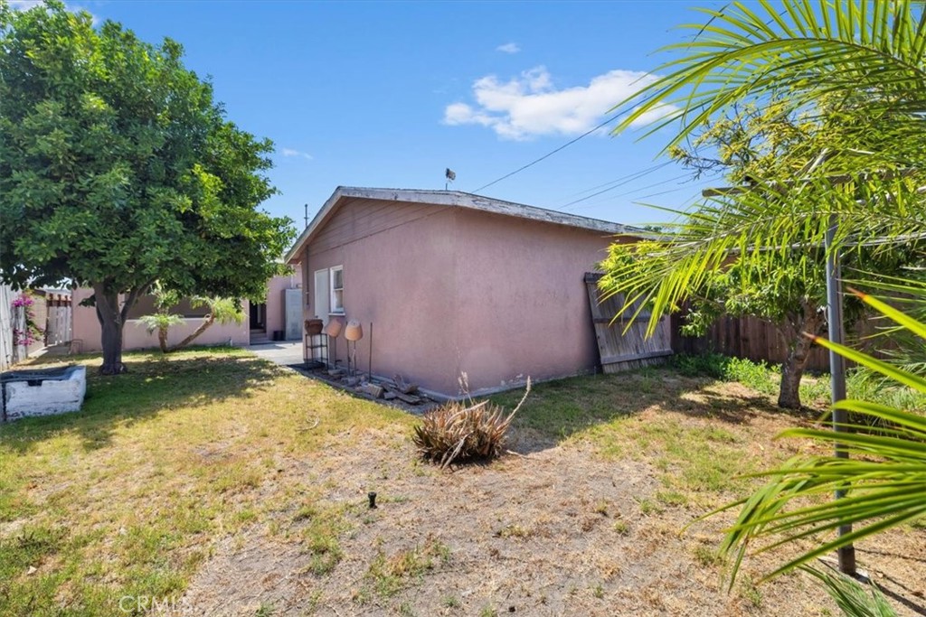 5943 Gardenia Avenue