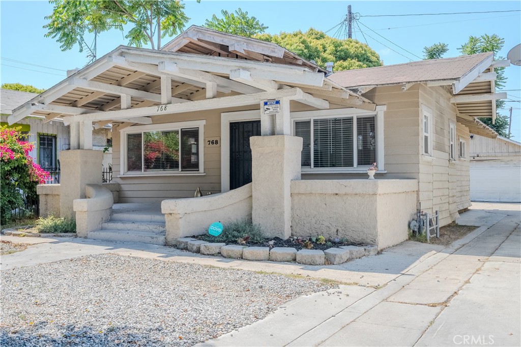768 E 52nd Place