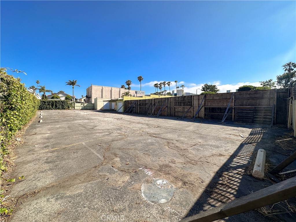 124 N Catalina Avenue