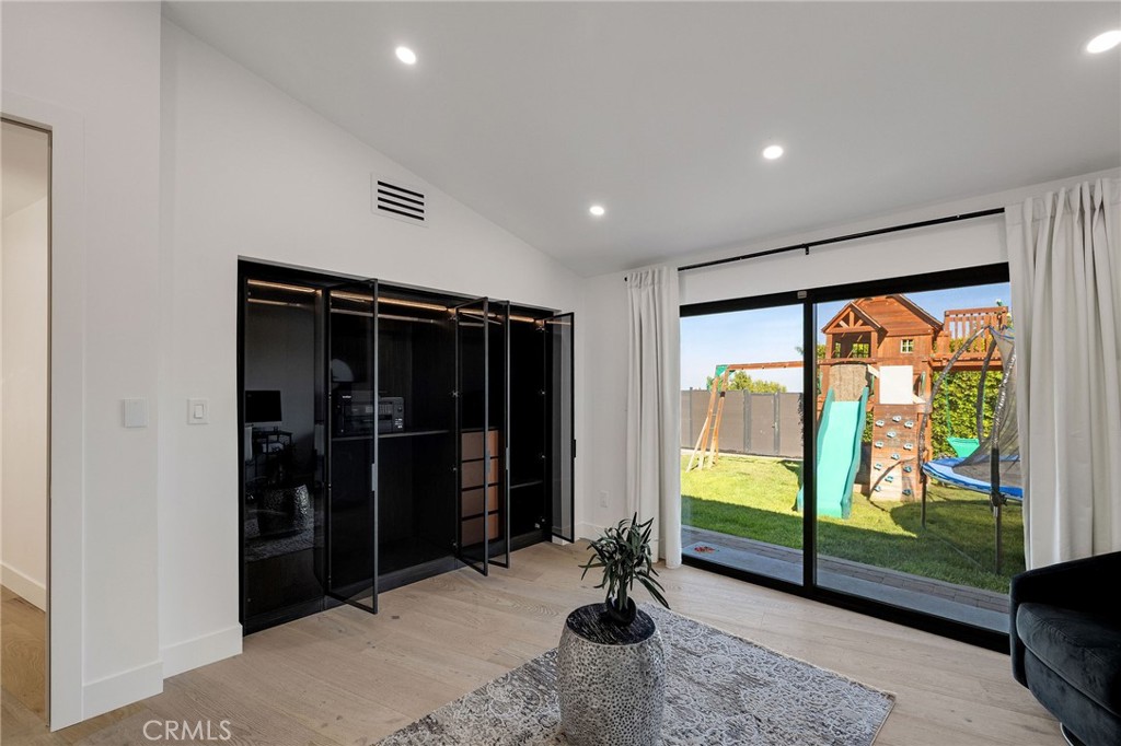 28056 Palos Verdes Dr E