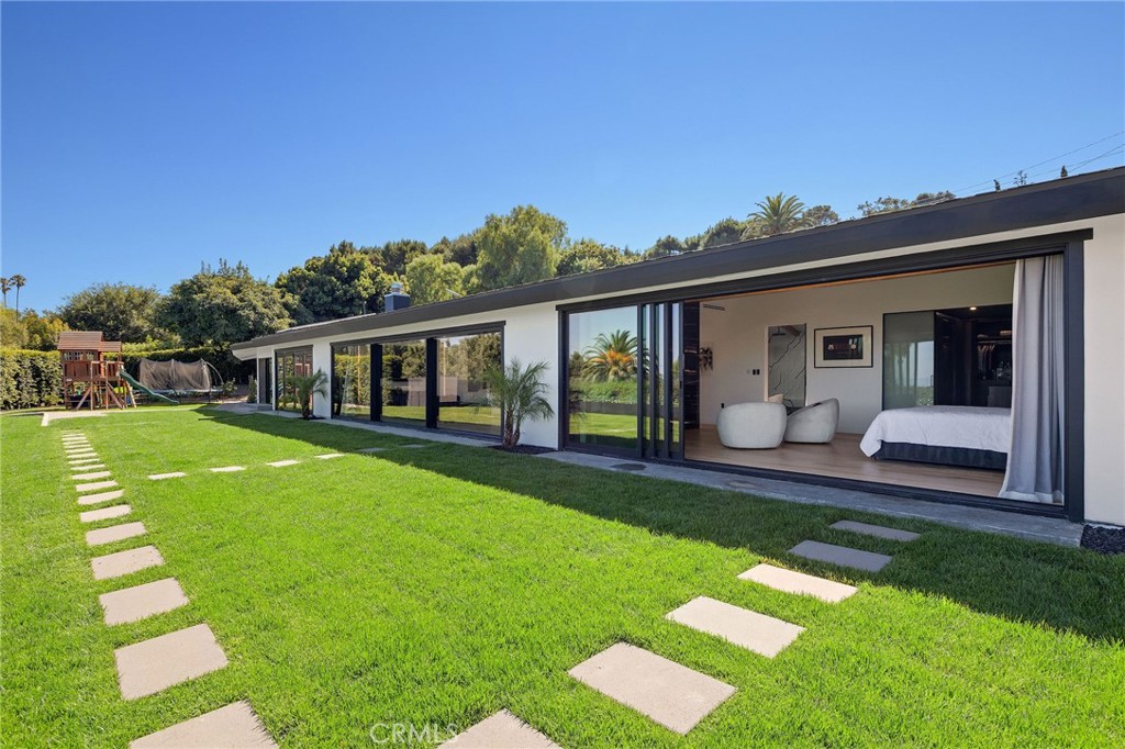 28056 Palos Verdes Dr E