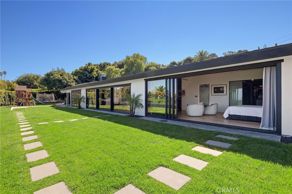 28056 Palos Verdes Dr E