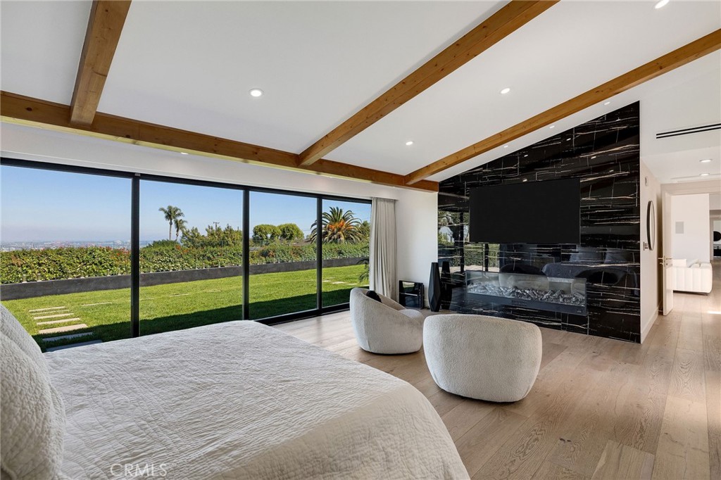 28056 Palos Verdes Dr E