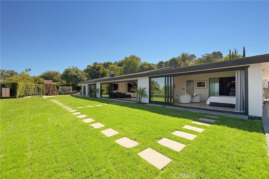 28056 Palos Verdes Dr E