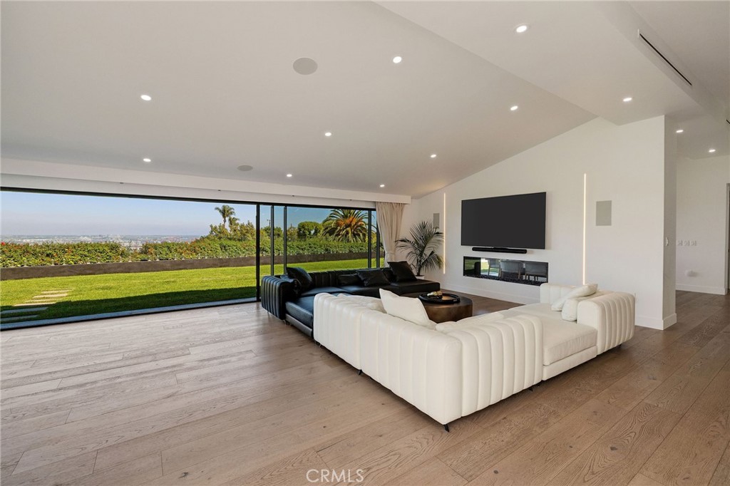 28056 Palos Verdes Dr E