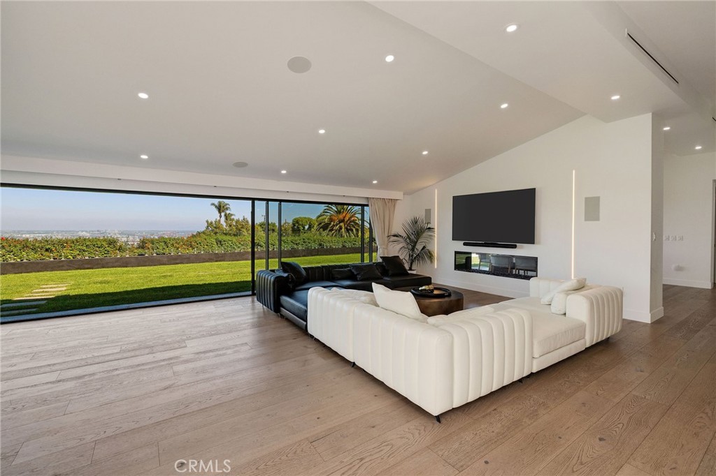 28056 Palos Verdes Dr E