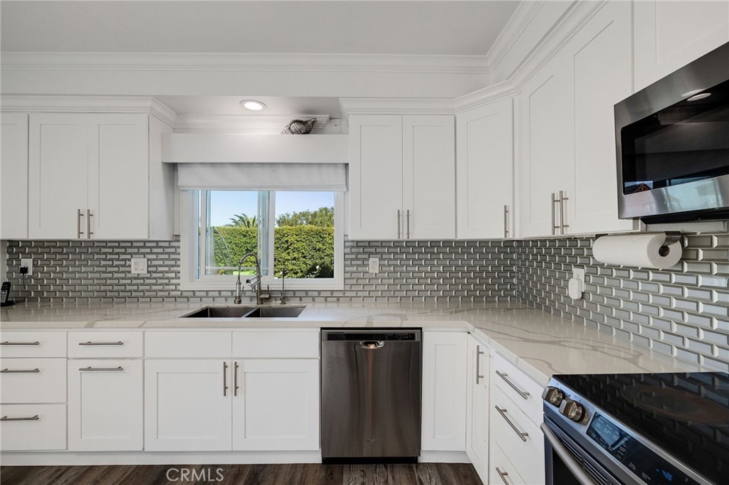 28056 Palos Verdes Dr E