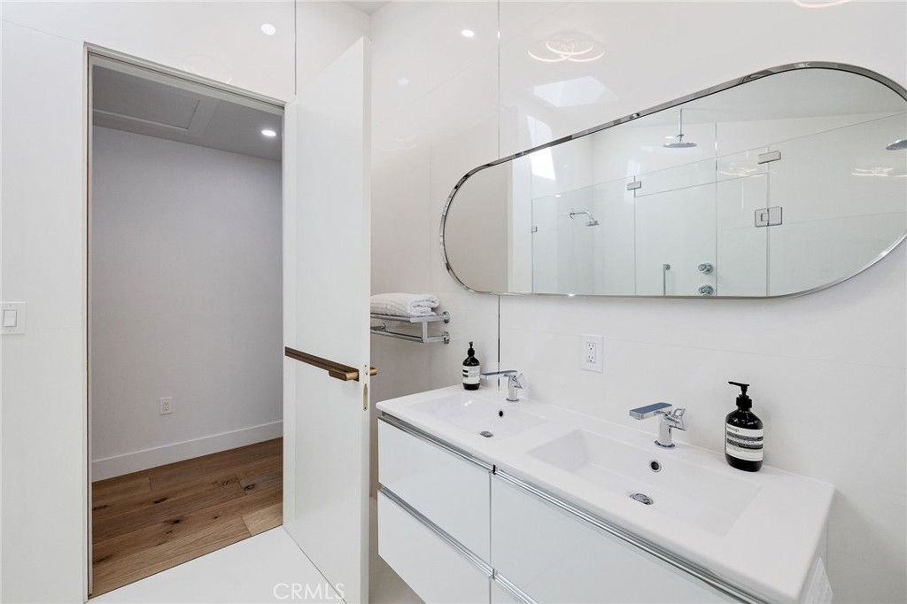 28056 Palos Verdes Dr E