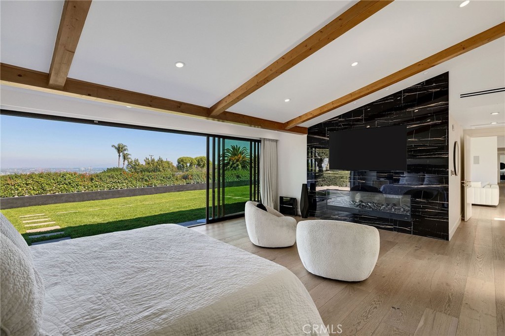 28056 Palos Verdes Dr E