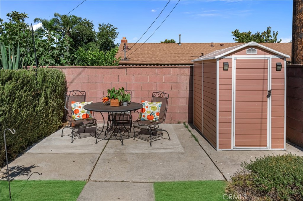 9811 Kempster Avenue