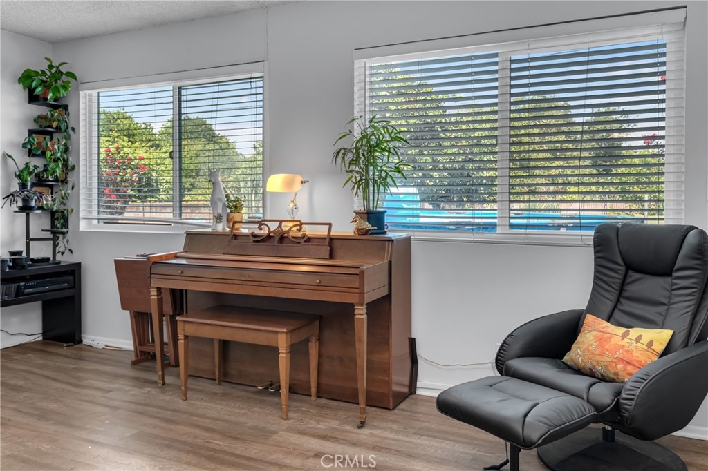 9811 Kempster Avenue