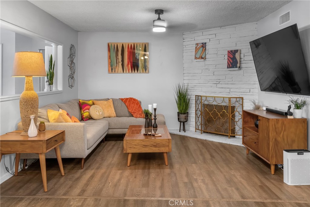 9811 Kempster Avenue