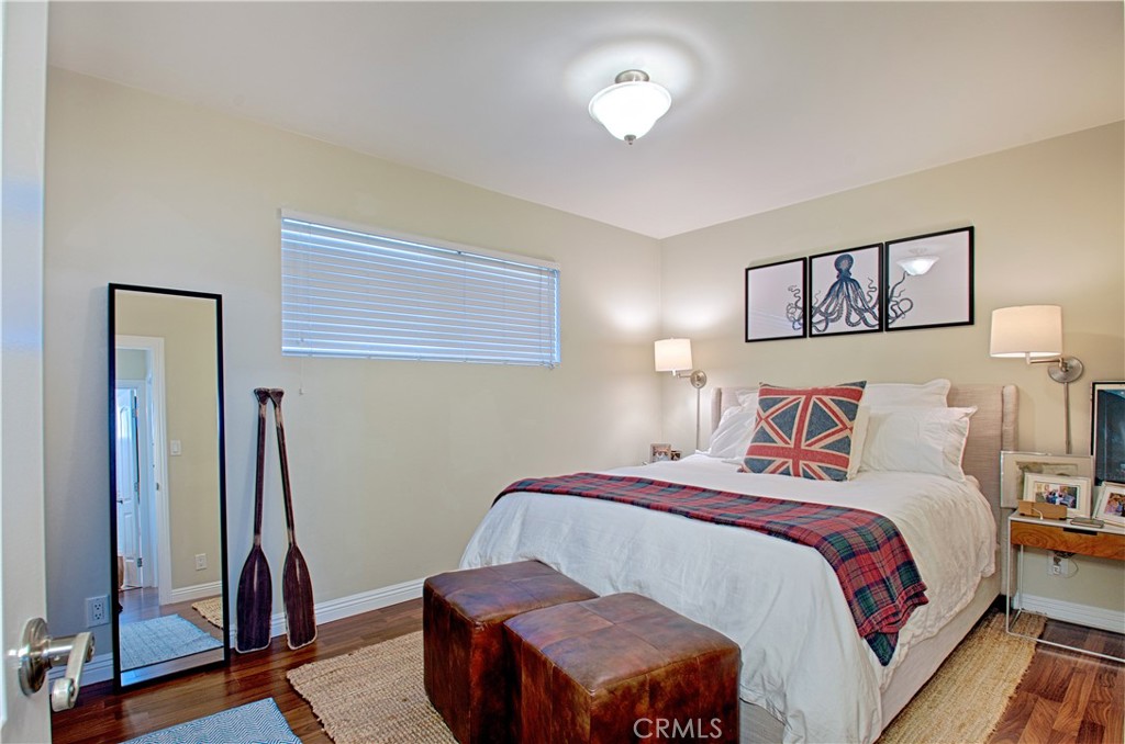 2720 27201/2 Carnegie Lane