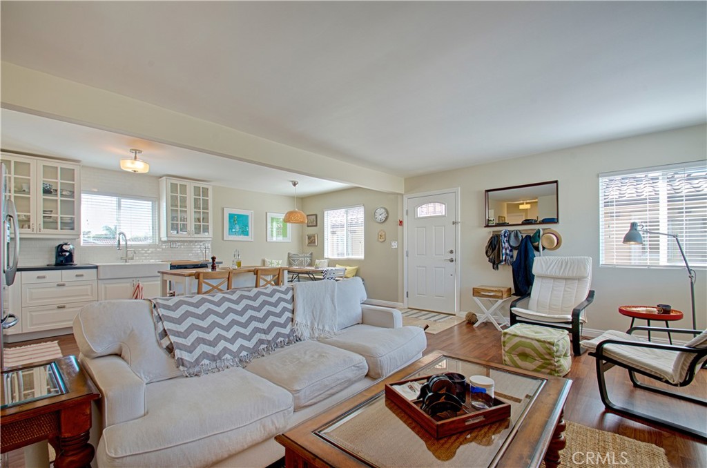 2720 27201/2 Carnegie Lane