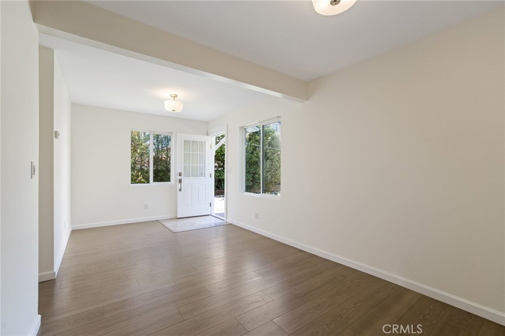 2720 27201/2 Carnegie Lane