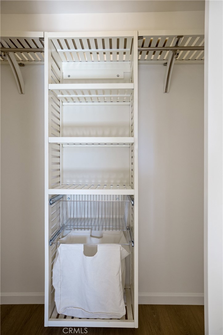 2720 27201/2 Carnegie Lane