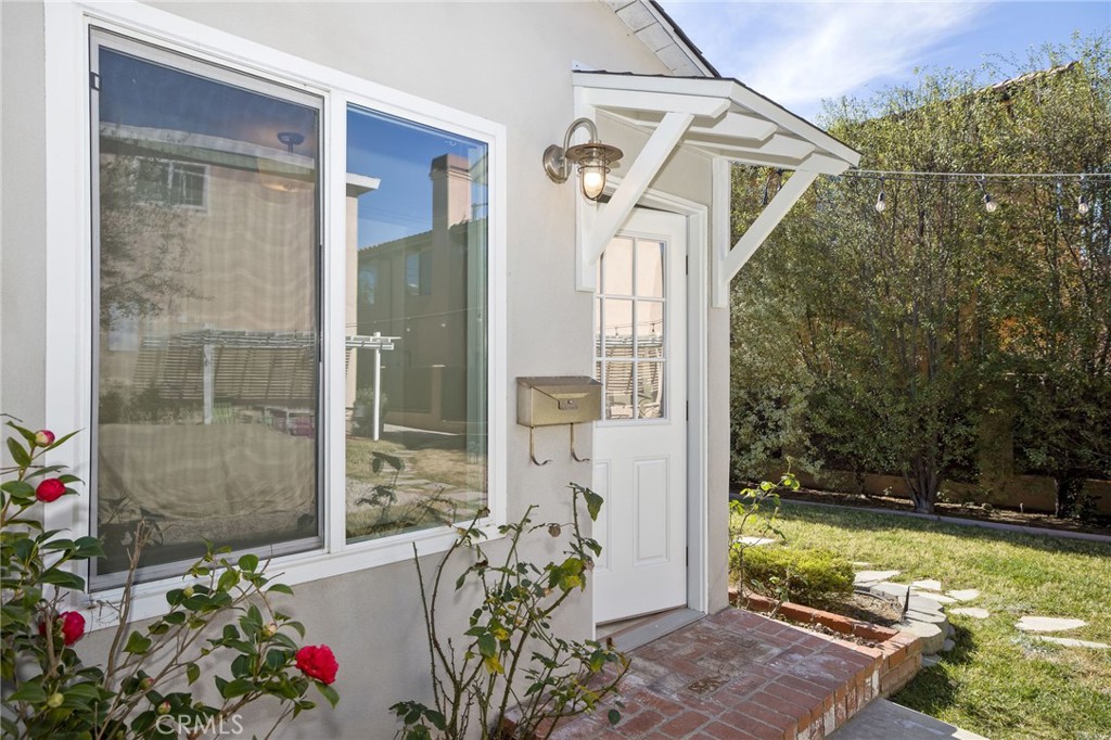 2720 27201/2 Carnegie Lane