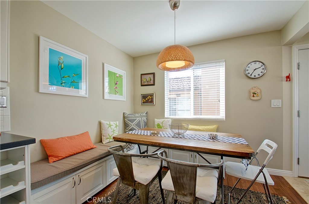 2720 27201/2 Carnegie Lane