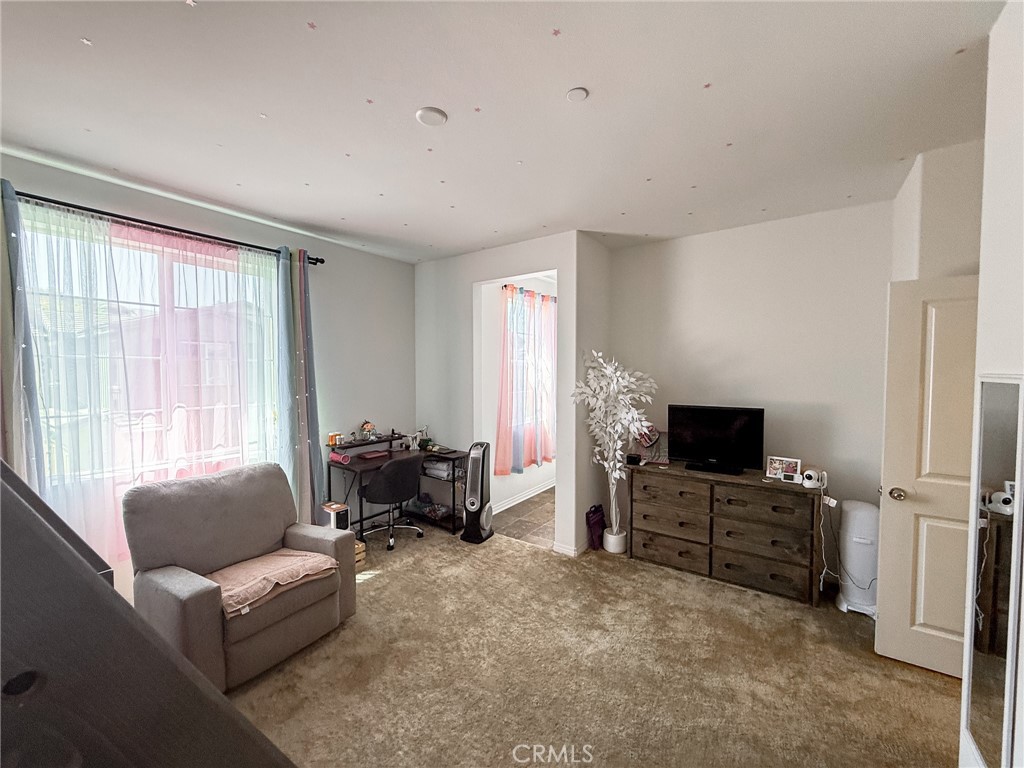 16006 Lasselle Street 6