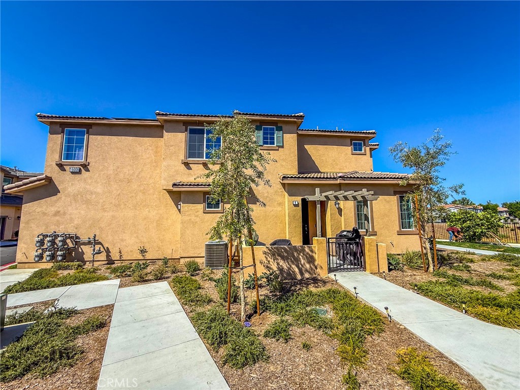 16006 Lasselle Street 6