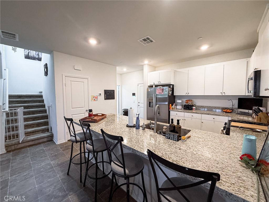 16006 Lasselle Street 6