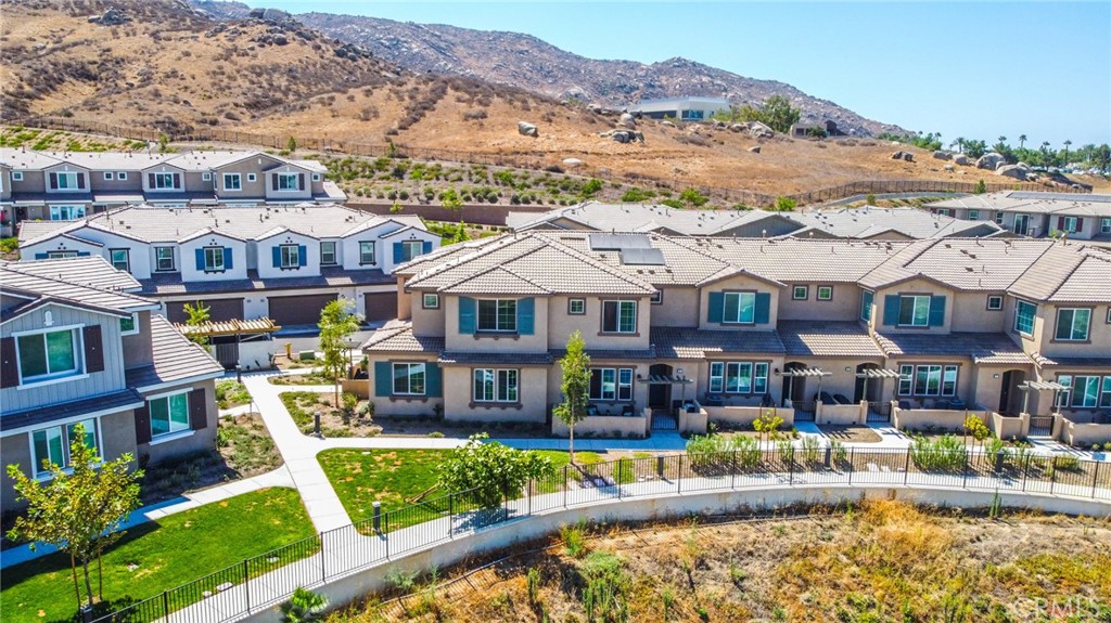 16006 Lasselle Street 6