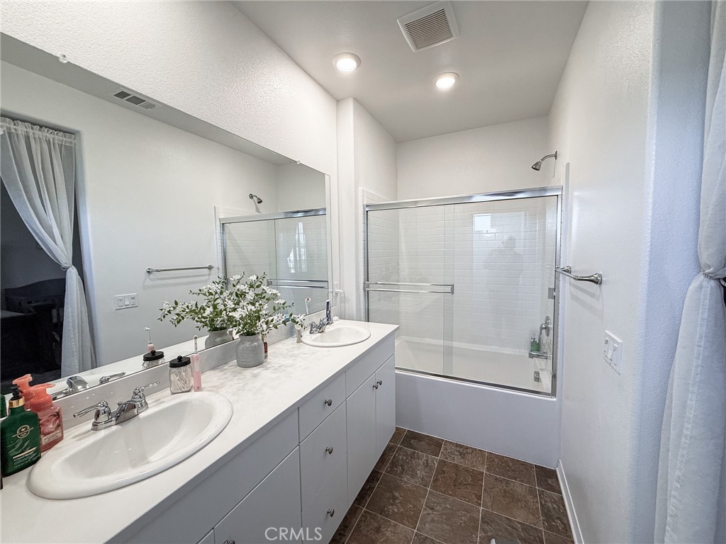 16006 Lasselle Street 6