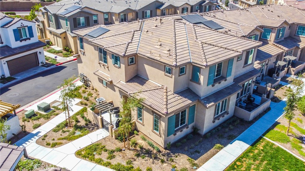 16006 Lasselle Street 6