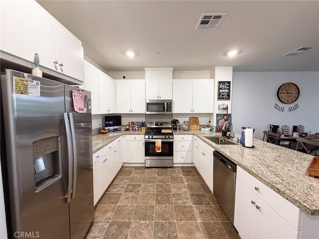 16006 Lasselle Street 6