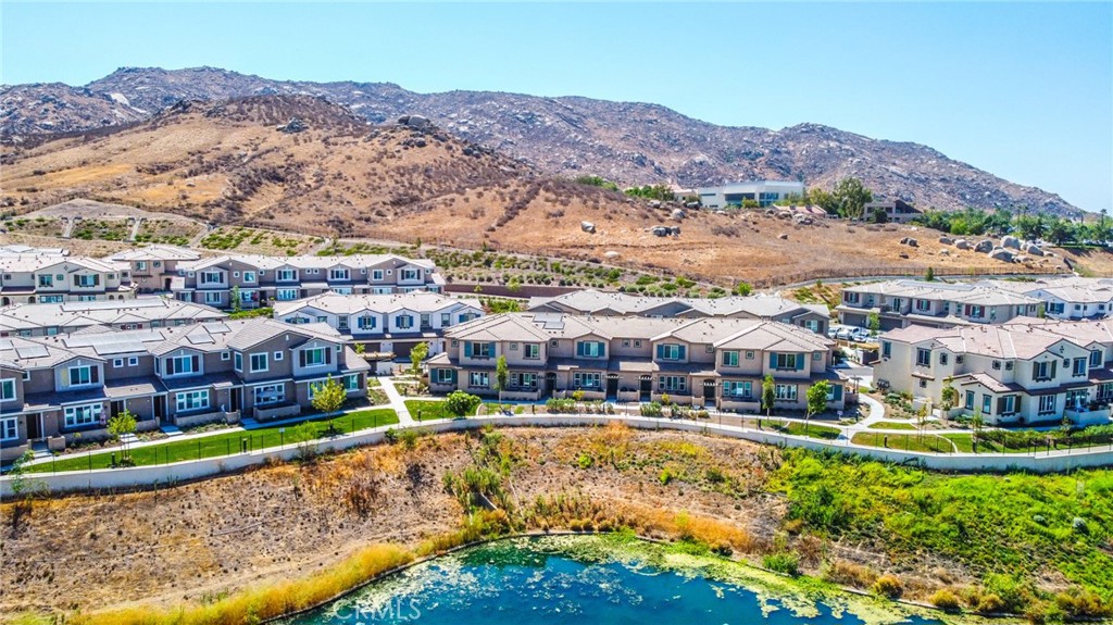 16006 Lasselle Street 6