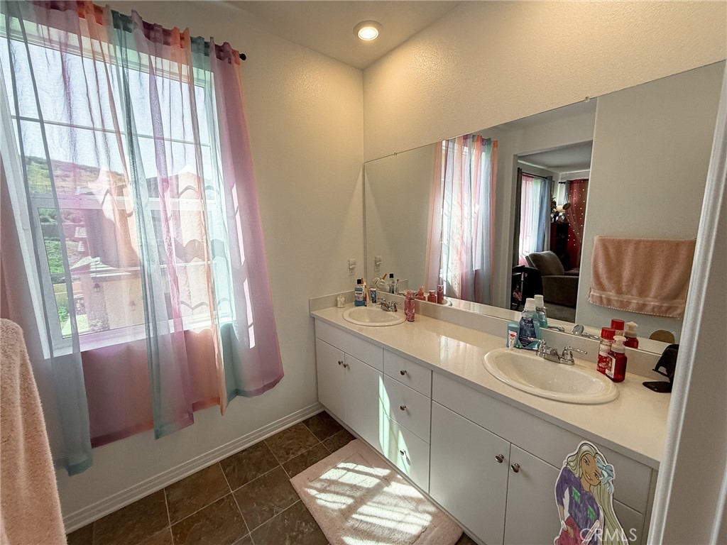 16006 Lasselle Street 6