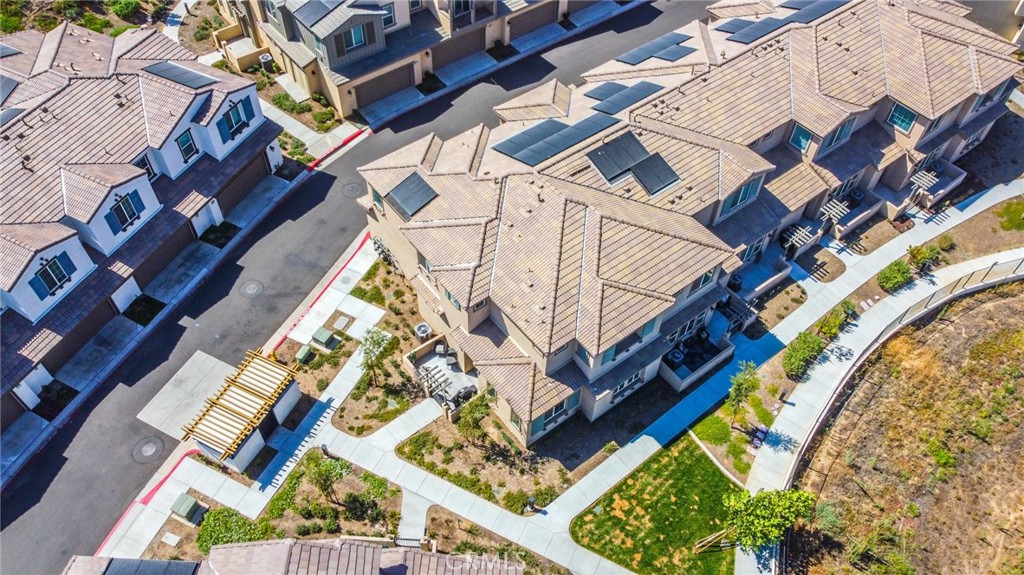 16006 Lasselle Street 6