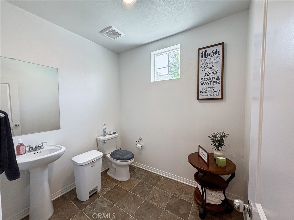 16006 Lasselle Street 6