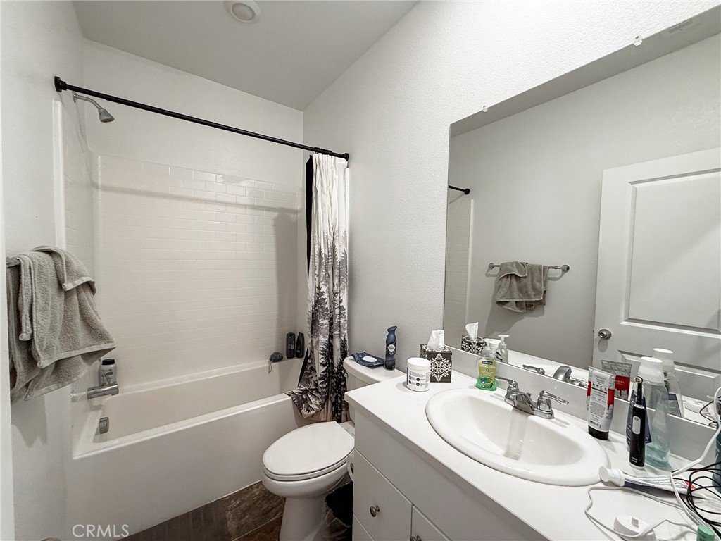 16006 Lasselle Street 6