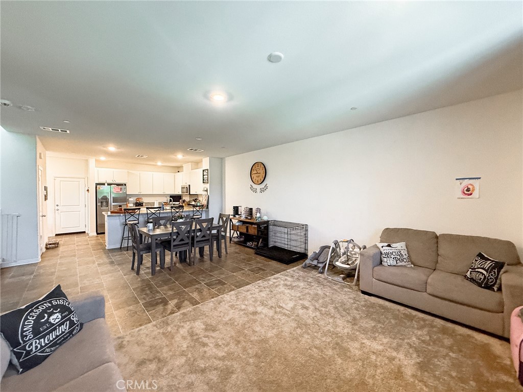 16006 Lasselle Street 6