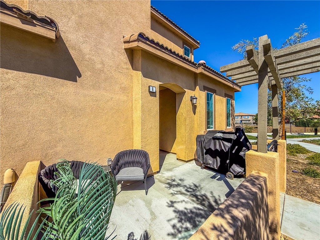 16006 Lasselle Street 6