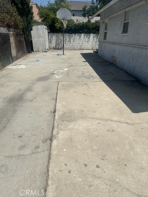 1729 W 35th Street