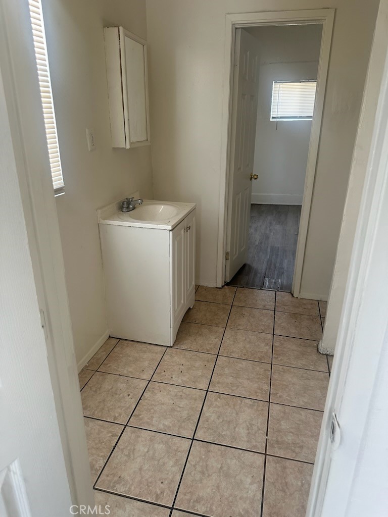 1729 W 35th Street
