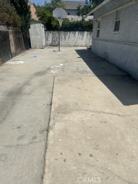 1729 W 35th Street