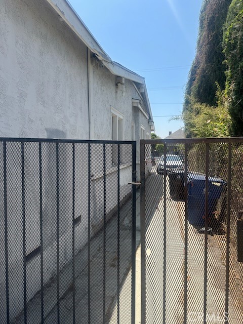 1729 W 35th Street