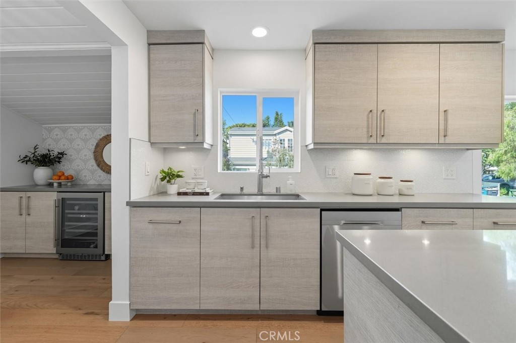 3616 Laurel