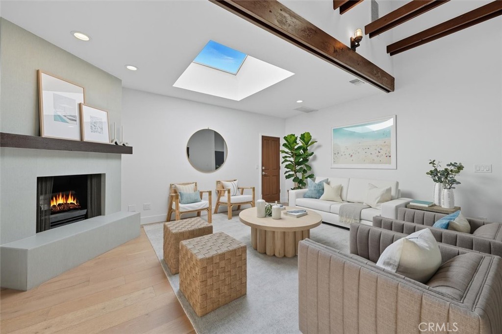 3616 Laurel
