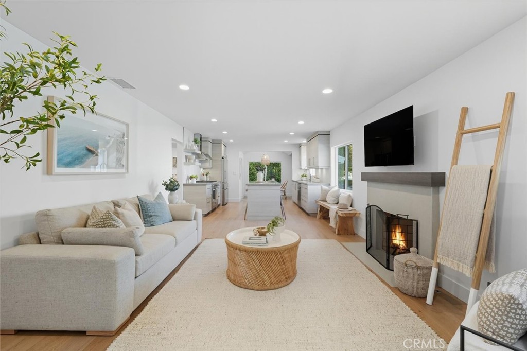 3616 Laurel