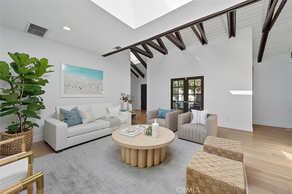 3616 Laurel