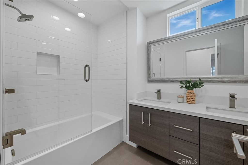 3616 Laurel