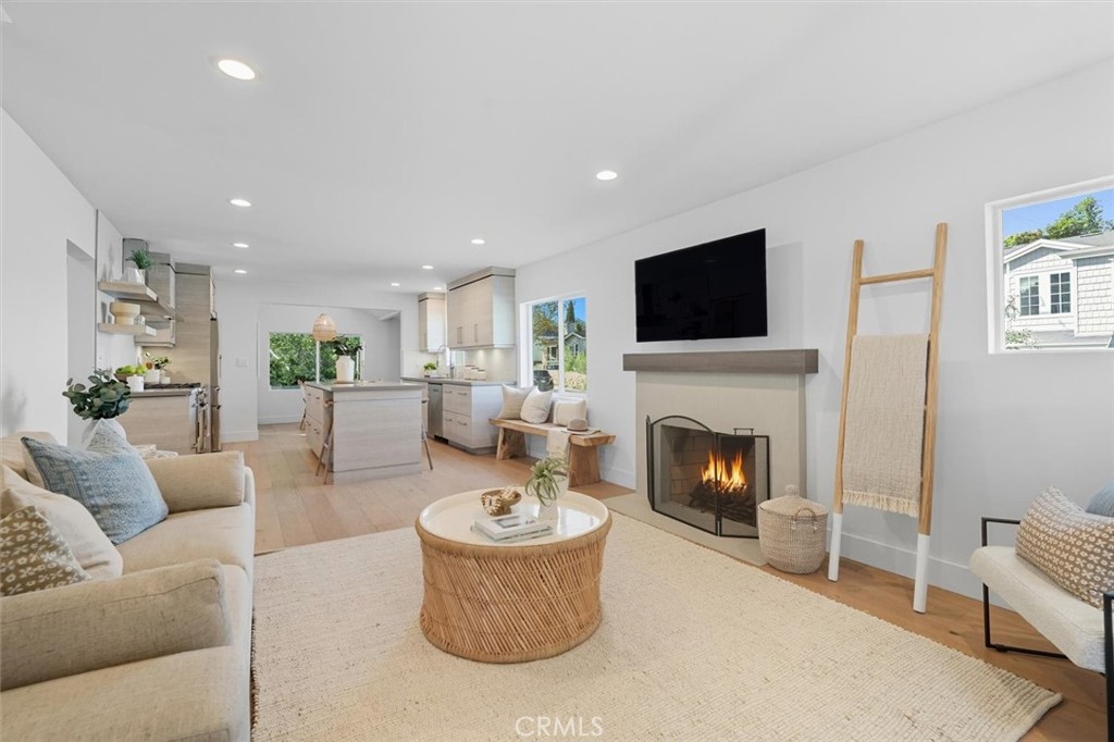3616 Laurel